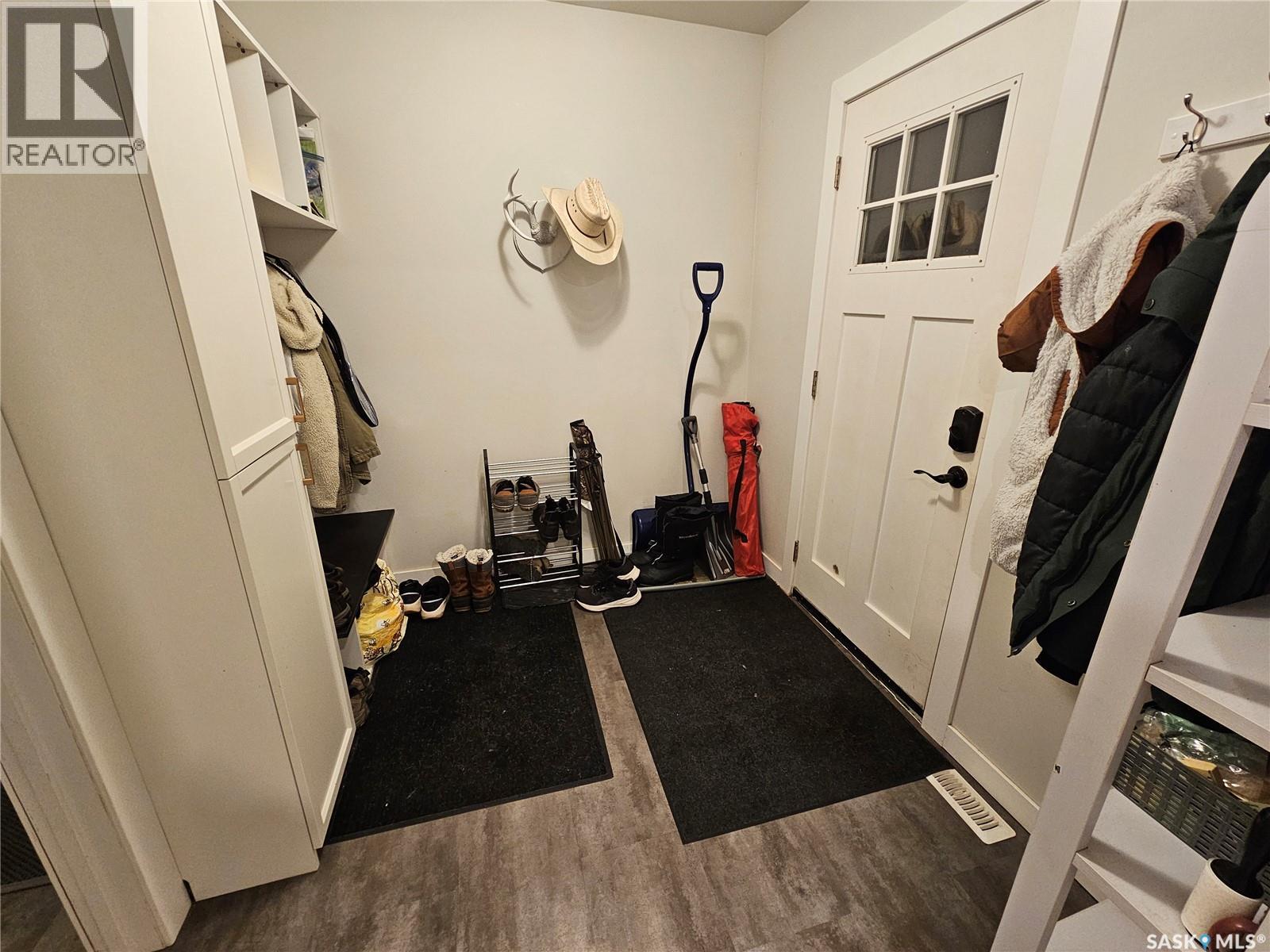 608 1st Street E, Meadow Lake, Saskatchewan  S9X 1G1 - Photo 2 - SK027187