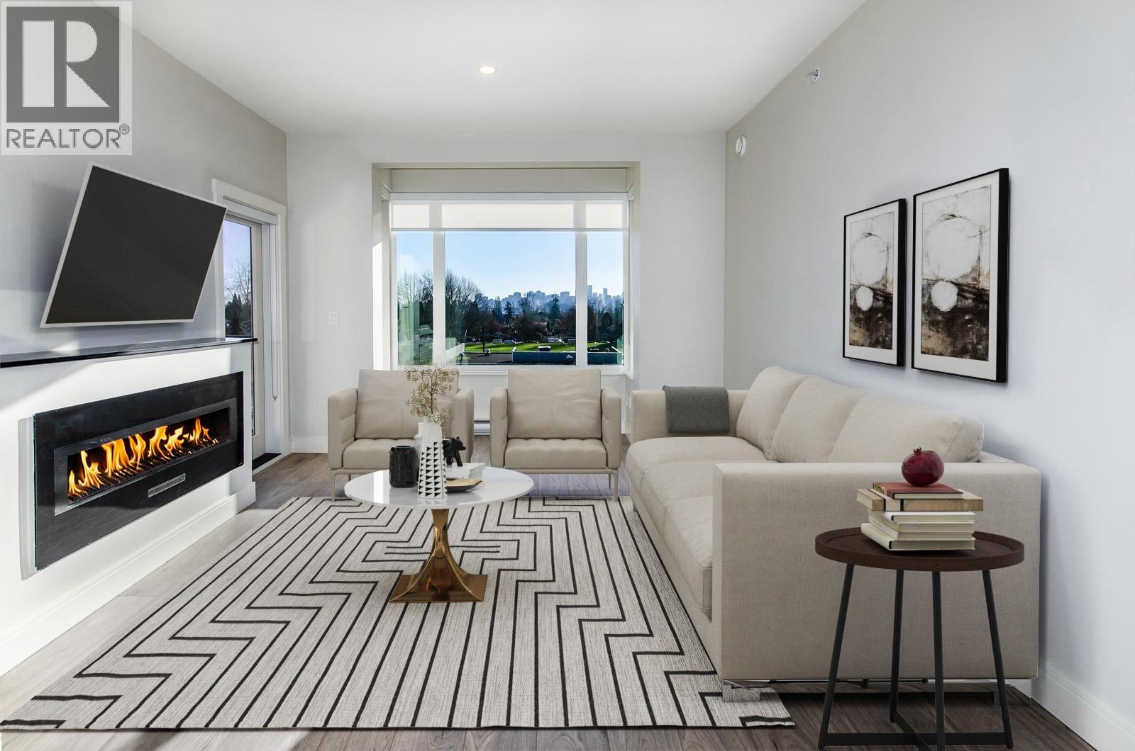 411 1633 TATLOW AVENUE, North Vancouver, British Columbia