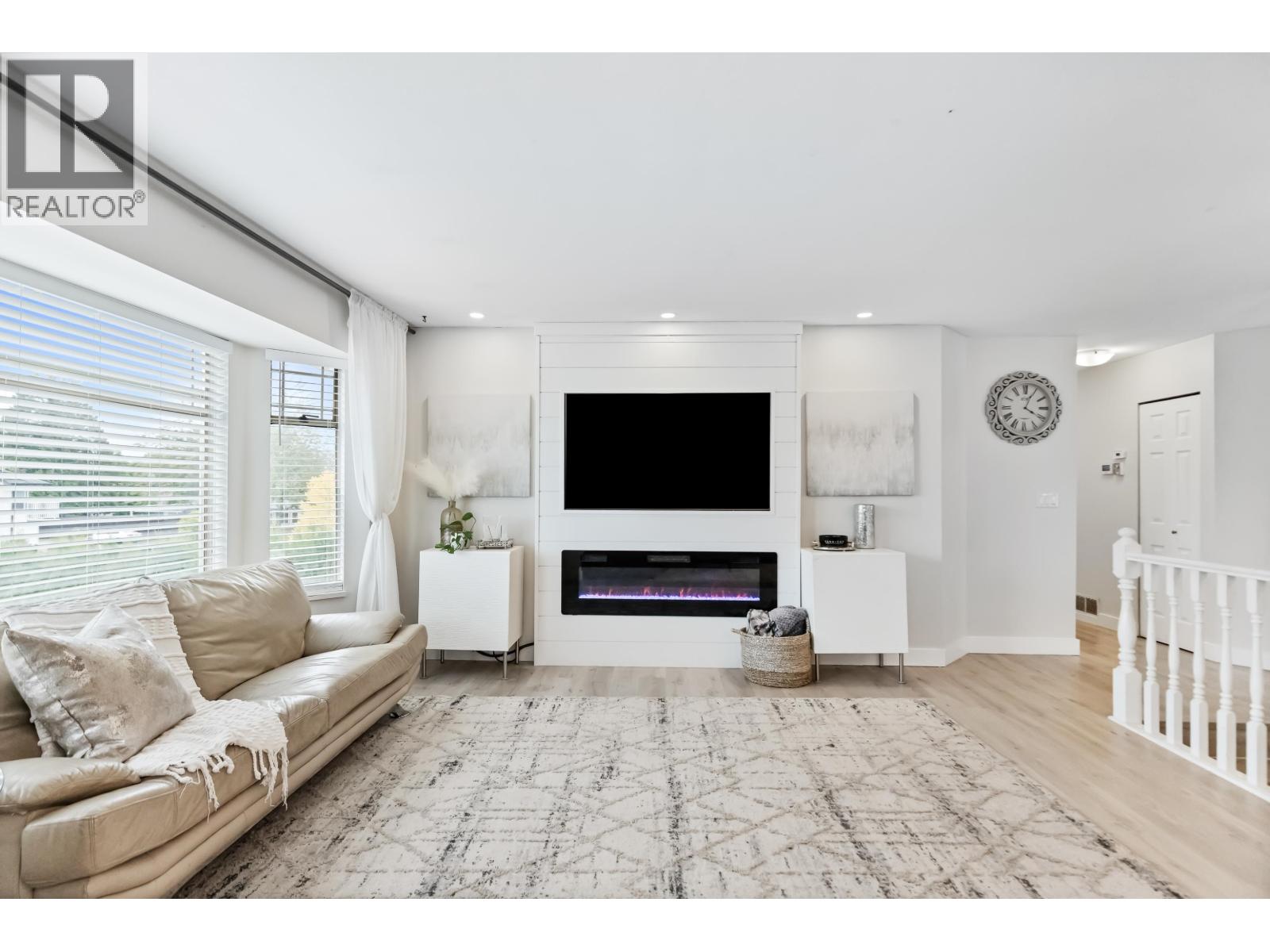 12276 Aurora Street, Maple Ridge, British Columbia  V2X 0R2 - Photo 7 - R3058291