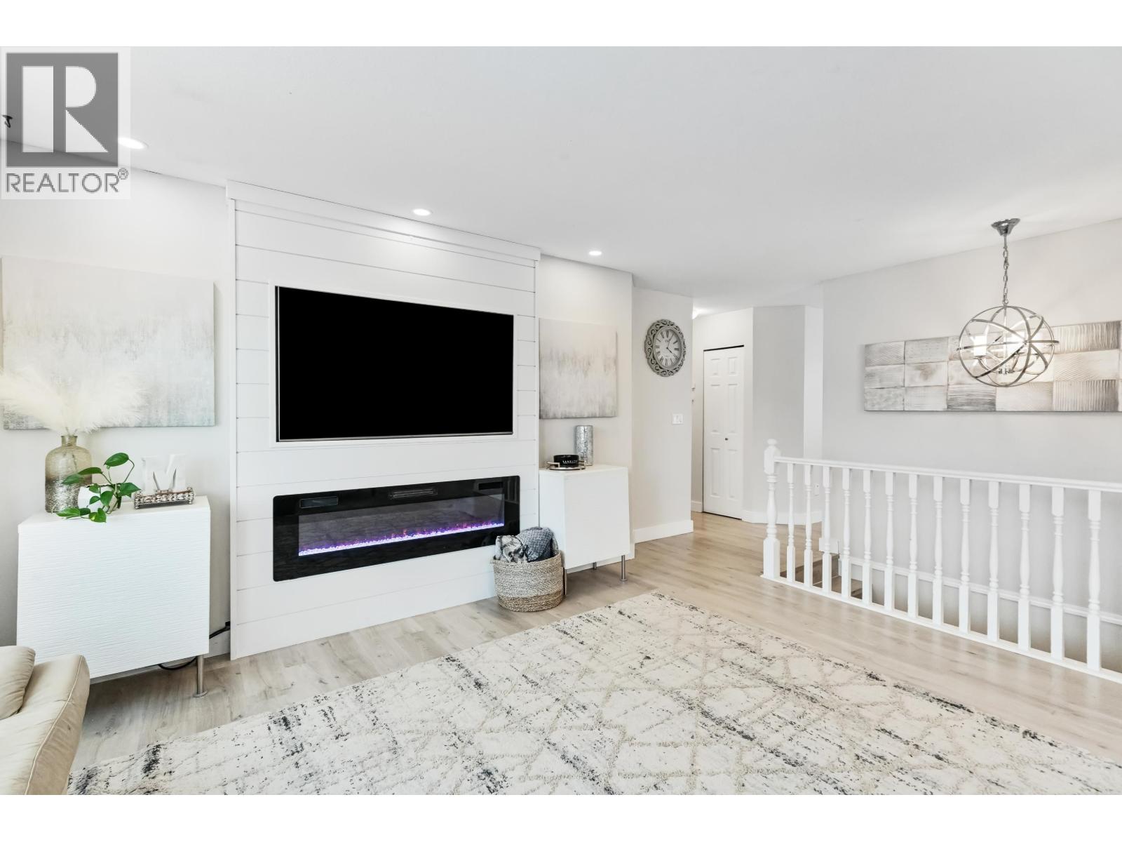 12276 Aurora Street, Maple Ridge, British Columbia  V2X 0R2 - Photo 8 - R3058291