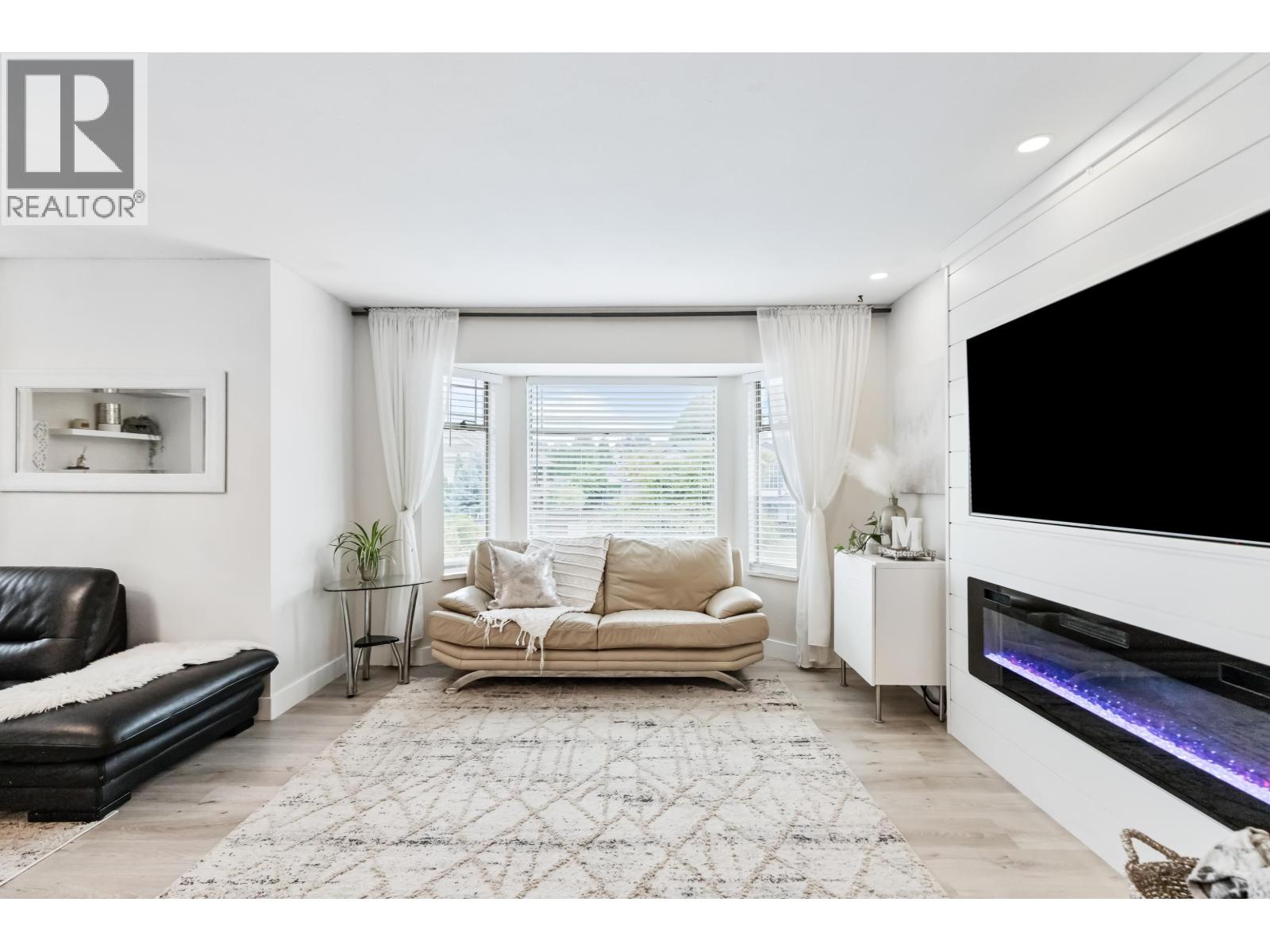 12276 Aurora Street, Maple Ridge, British Columbia  V2X 0R2 - Photo 5 - R3058291