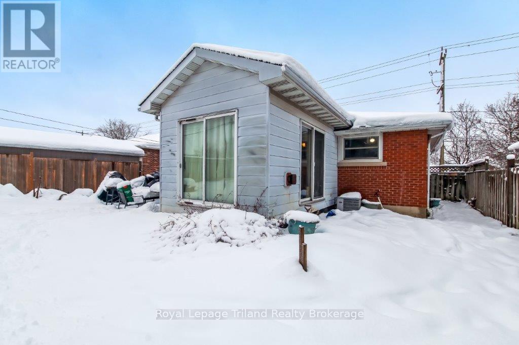 772 Devonshire Avenue E, Woodstock, Ontario N4S 5R5 - Photo 4 - X12631110