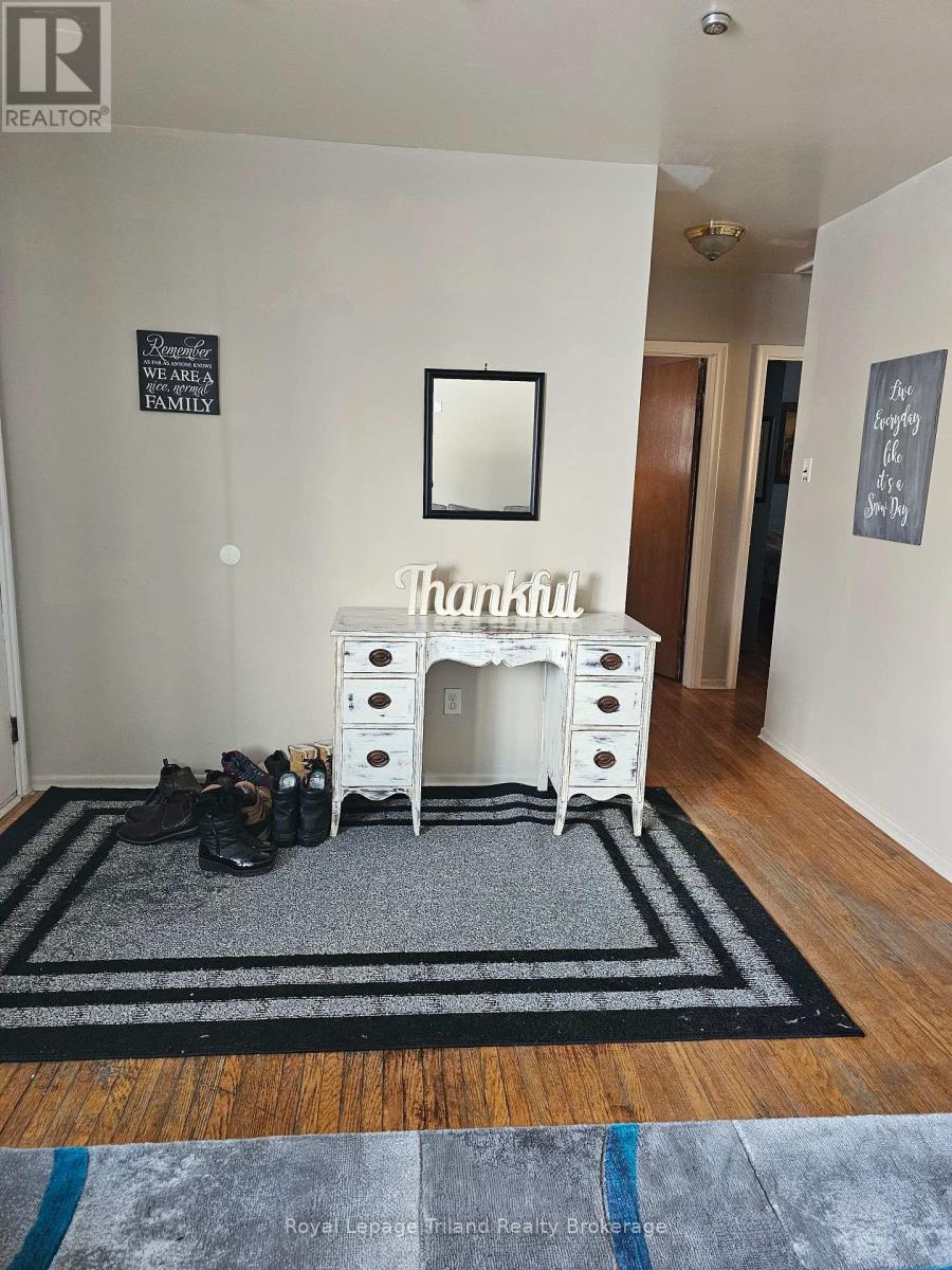 772 Devonshire Avenue E, Woodstock, Ontario N4S 5R5 - Photo 6 - X12631110