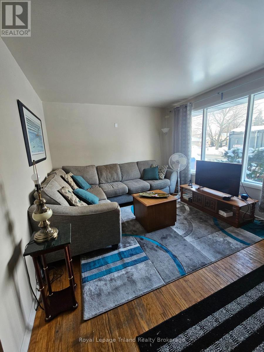 772 Devonshire Avenue E, Woodstock, Ontario N4S 5R5 - Photo 9 - X12631110