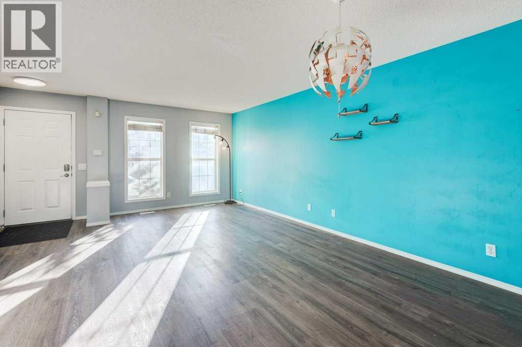 16 Elgin Bay Se, Calgary, Alberta  T2Z 4J9 - Photo 3 - A2281099