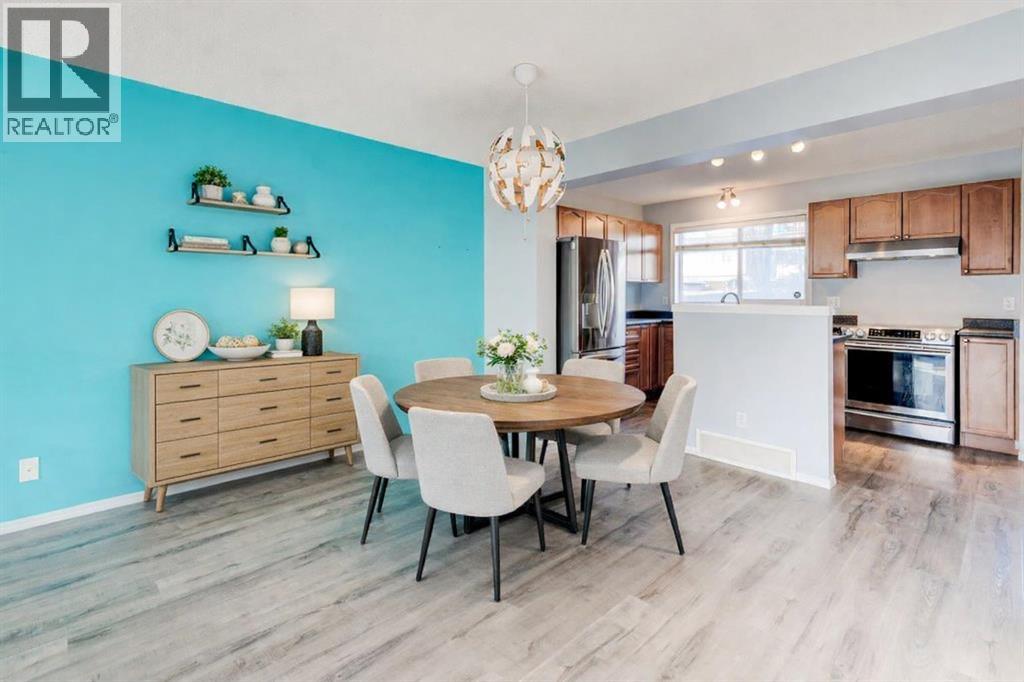 16 Elgin Bay Se, Calgary, Alberta  T2Z 4J9 - Photo 4 - A2281099