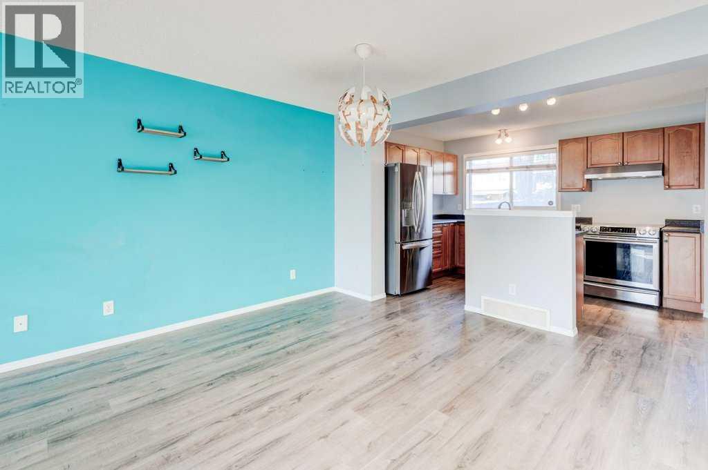 16 Elgin Bay Se, Calgary, Alberta  T2Z 4J9 - Photo 5 - A2281099