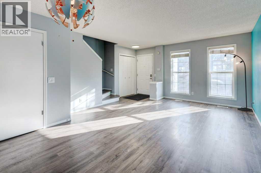 16 Elgin Bay Se, Calgary, Alberta  T2Z 4J9 - Photo 7 - A2281099