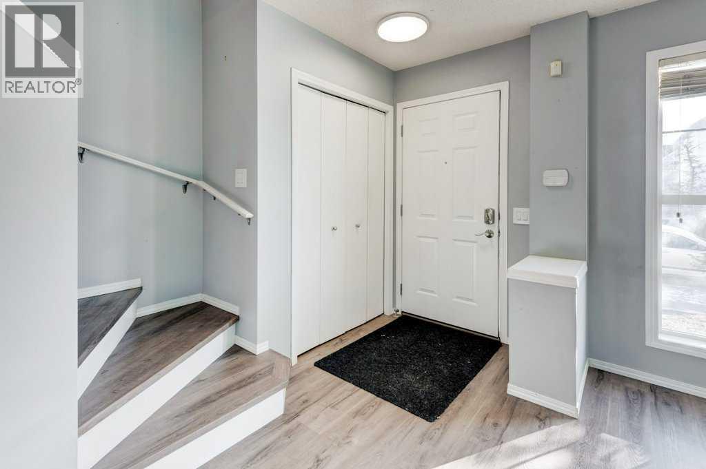 16 Elgin Bay Se, Calgary, Alberta  T2Z 4J9 - Photo 8 - A2281099