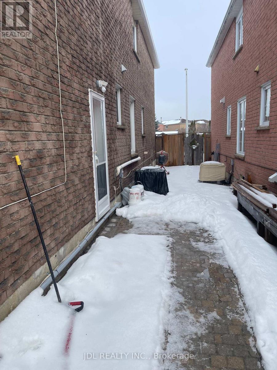 30 LAVRON CT COURT, Markham, Ontario