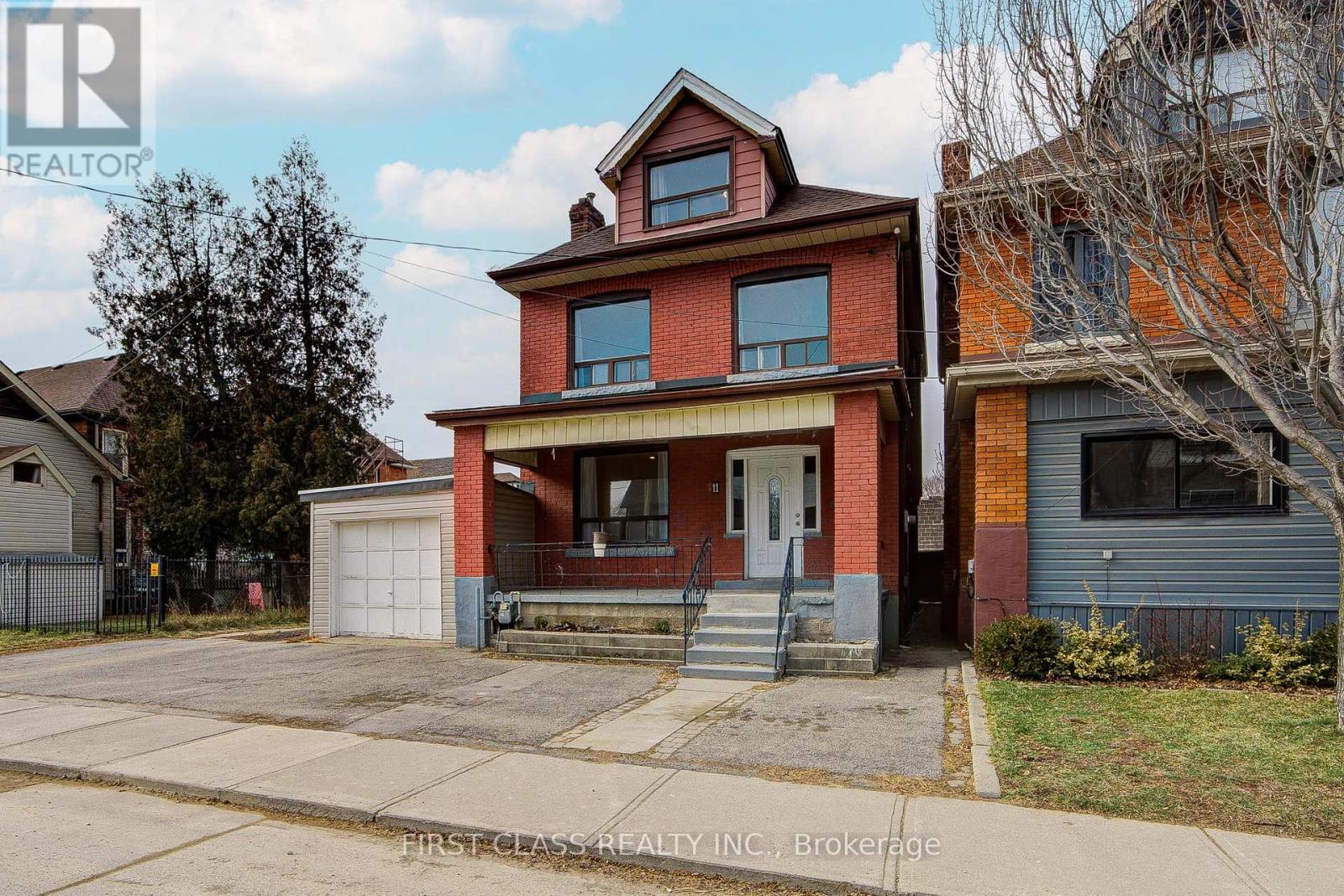 11 GREENAWAY AVENUE, Hamilton, Ontario