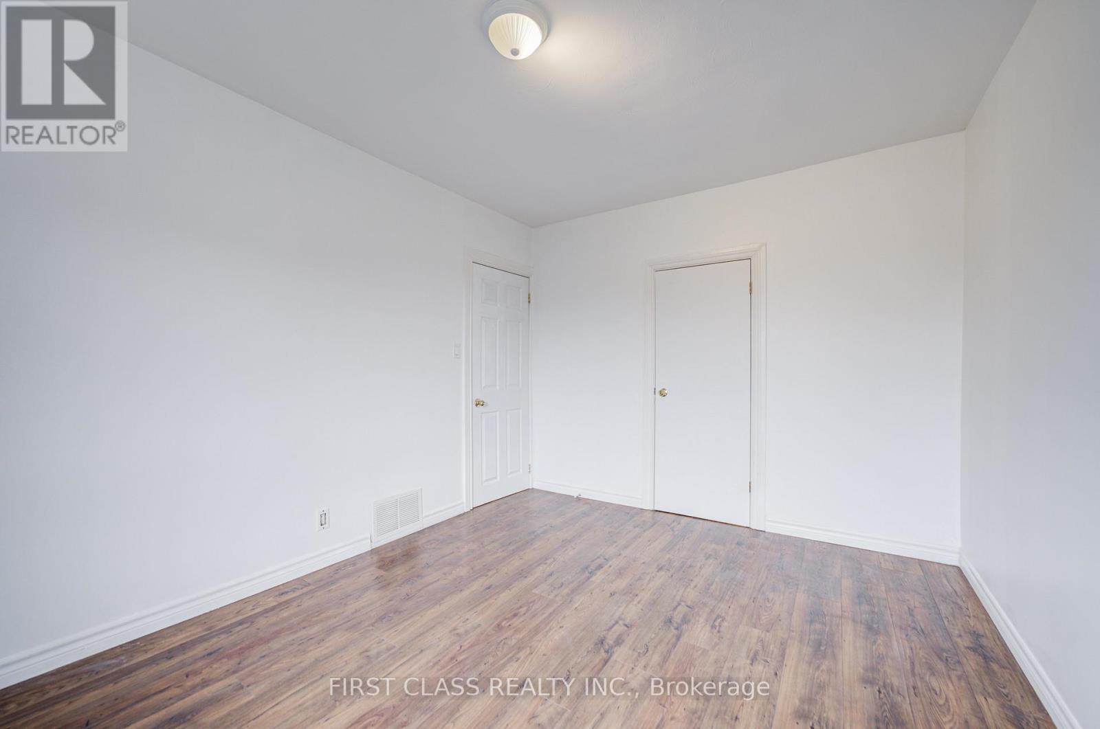 11 Greenaway Avenue, Hamilton, Ontario  L8L 6C3 - Photo 15 - X12718432