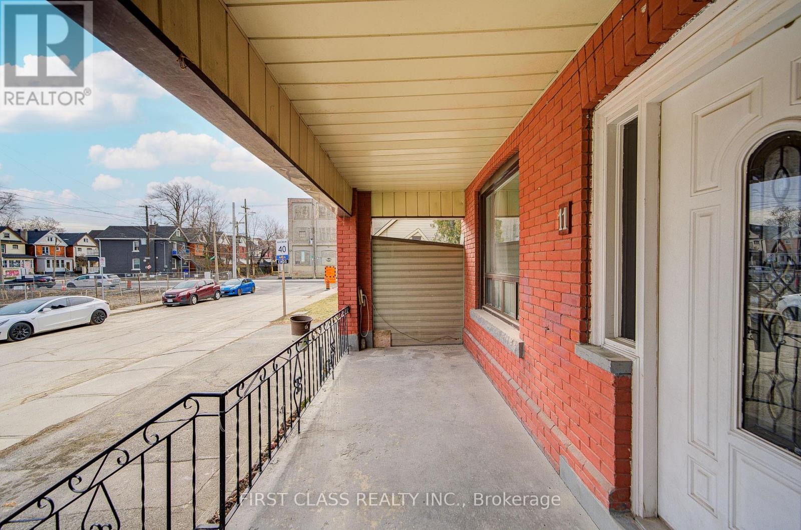 11 Greenaway Avenue, Hamilton, Ontario  L8L 6C3 - Photo 2 - X12718432