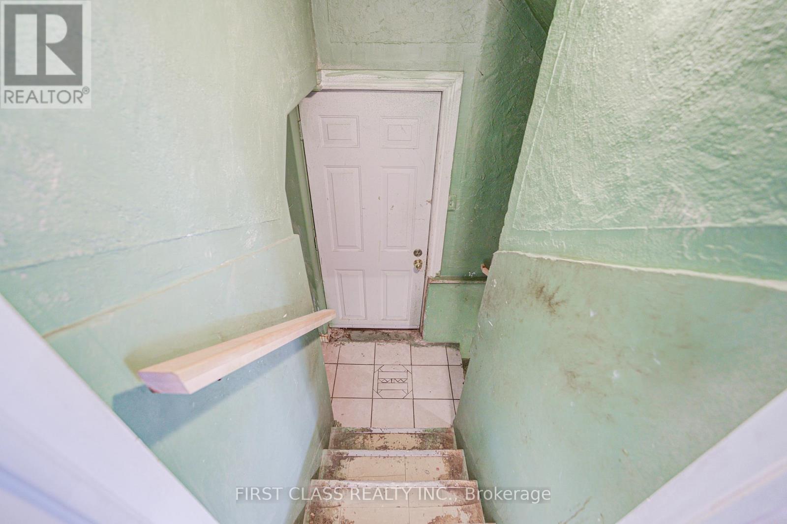 11 Greenaway Avenue, Hamilton, Ontario  L8L 6C3 - Photo 25 - X12718432