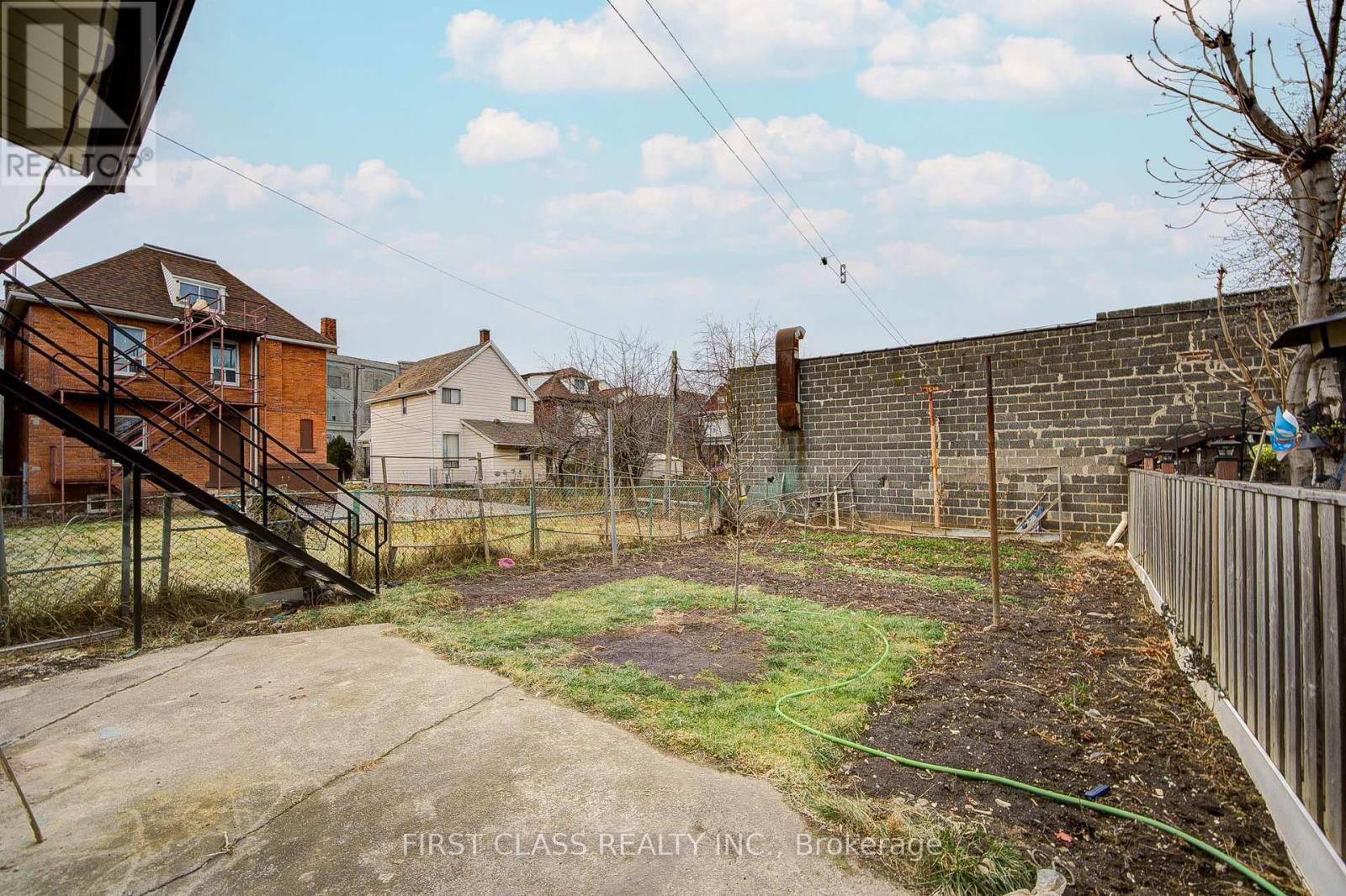 11 Greenaway Avenue, Hamilton, Ontario  L8L 6C3 - Photo 34 - X12718432