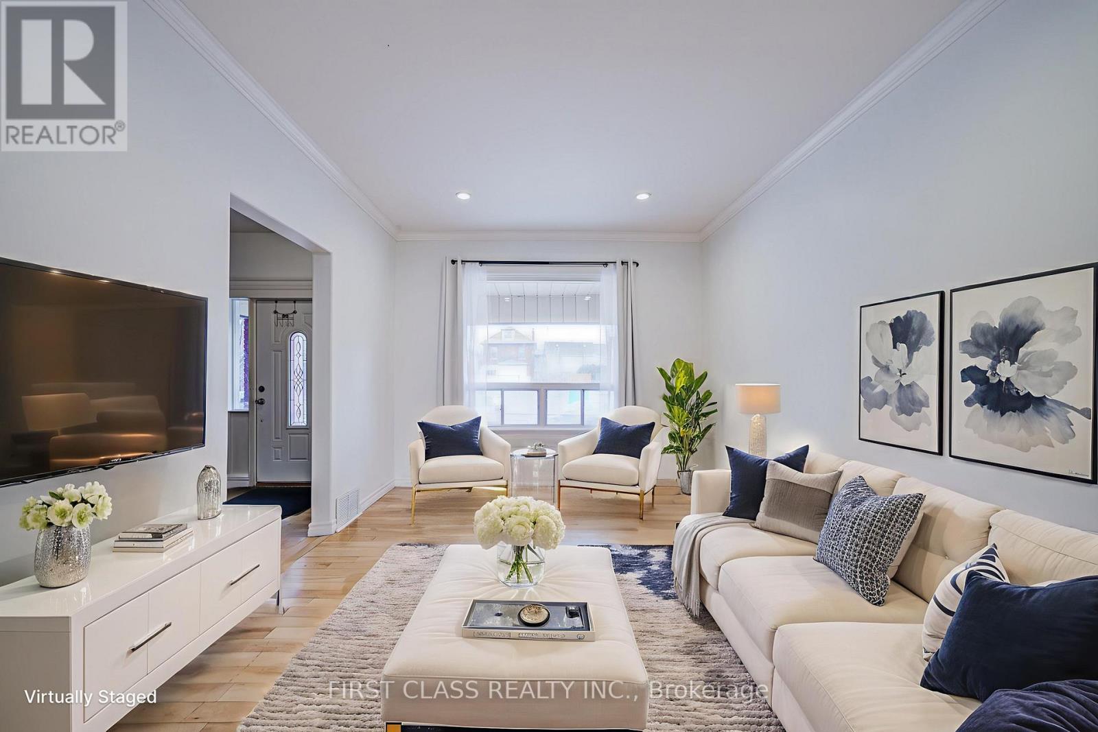 11 Greenaway Avenue, Hamilton, Ontario  L8L 6C3 - Photo 6 - X12718432