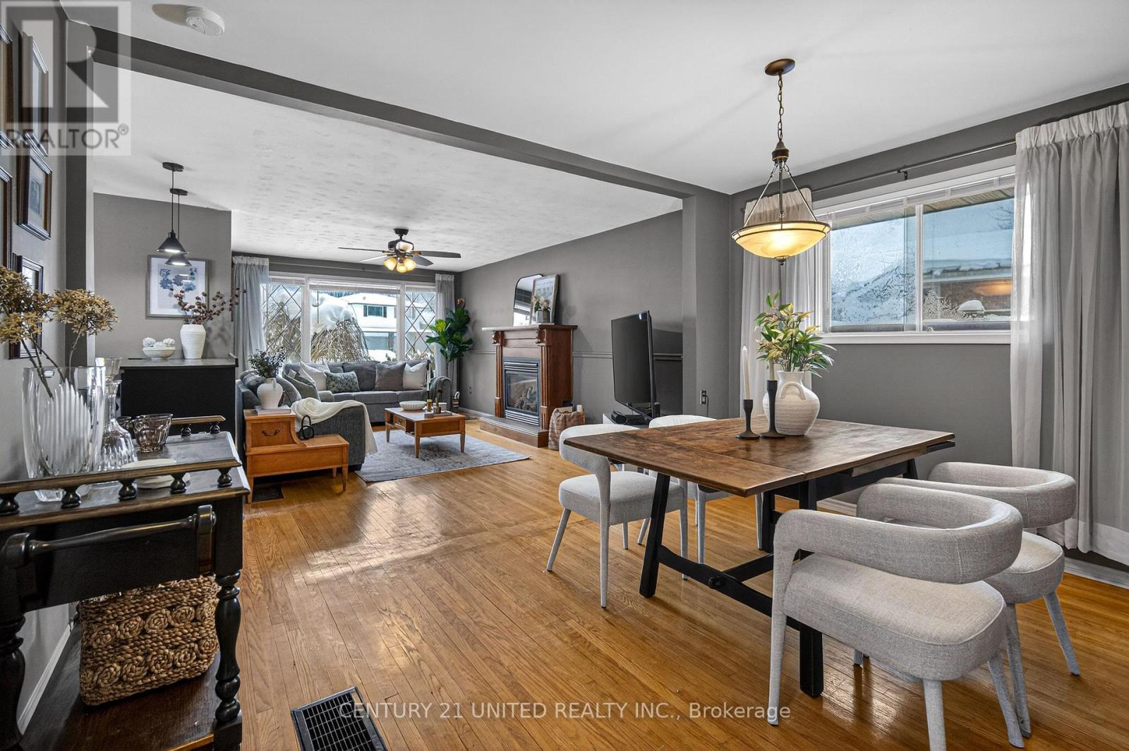 794 Foxe Street, Peterborough, Ontario  K9H 6Y7 - Photo 2 - X12722298