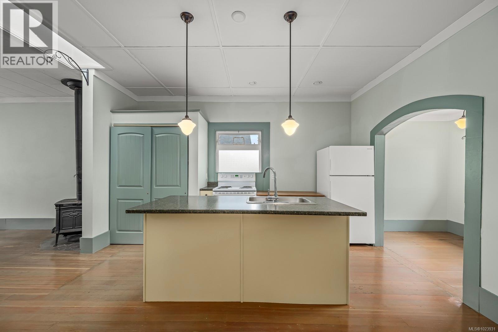 5642 Island Hwy S, Union Bay, British Columbia V0R 3B0 - Photo 9 - 1023931