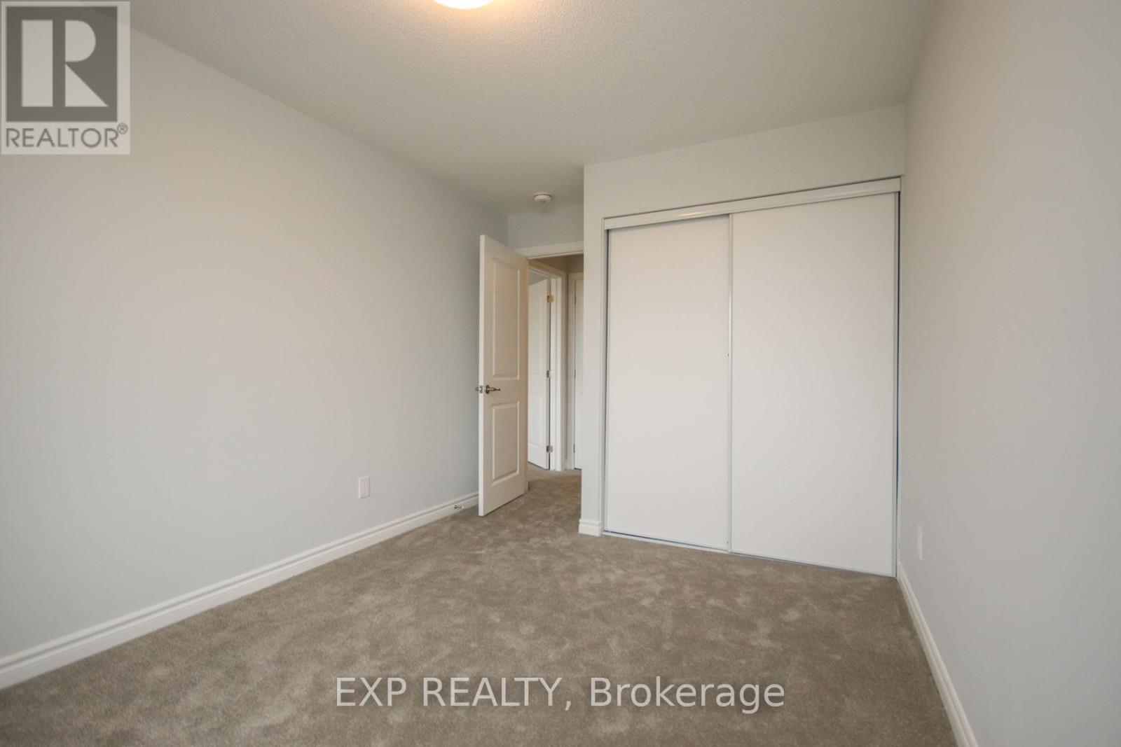 2004 Leinster Circle, Ottawa, Ontario K2S 2Z4 - Photo 24 - X12722272