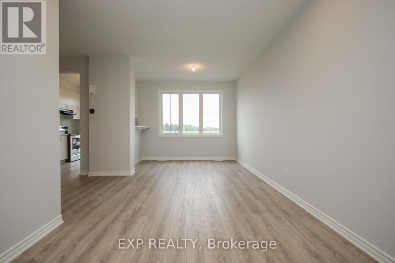 2004 Leinster Circle, Ottawa, Ontario K2S 2Z4 - Photo 7 - X12722272