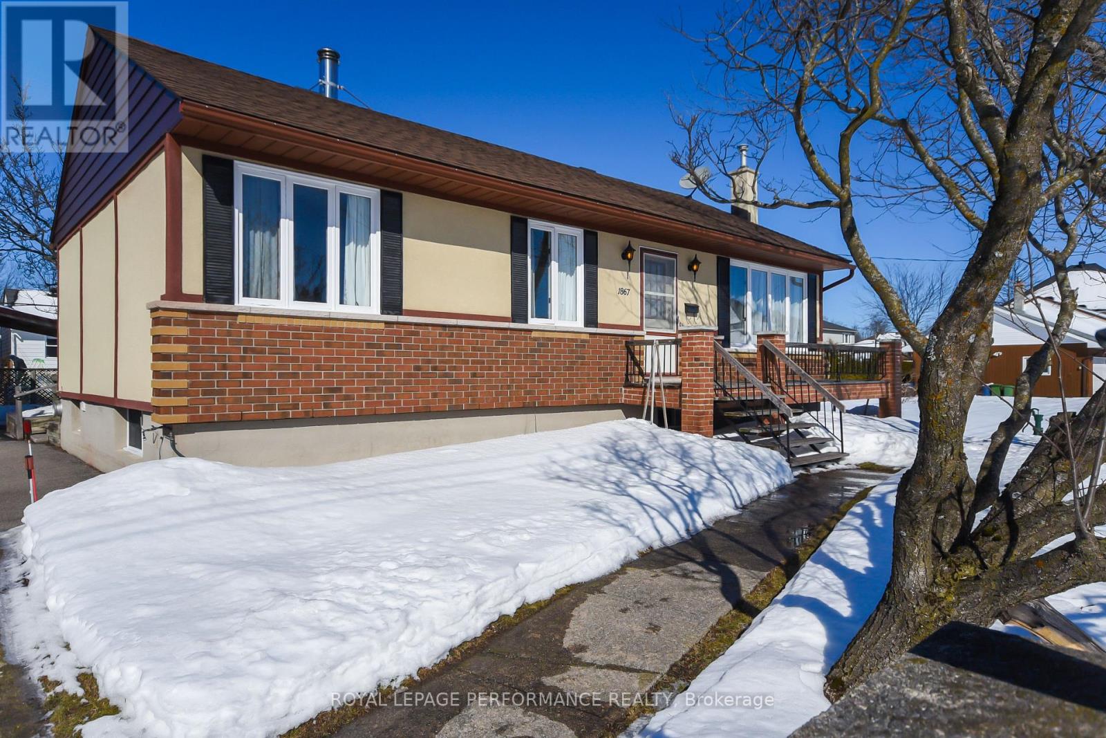 1867 Kingsdale Avenue, Ottawa, Ontario K1T 1H9 - Photo 2 - X12722294