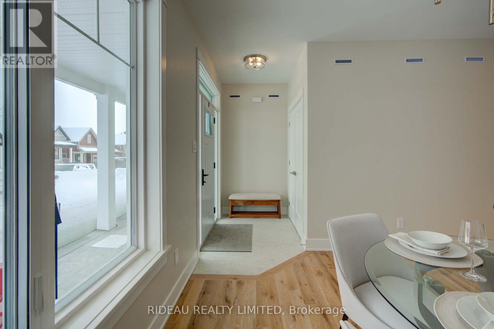 122 Shelter Cove Drive, Westport, Ontario  K0G 1X0 - Photo 3 - X12272388