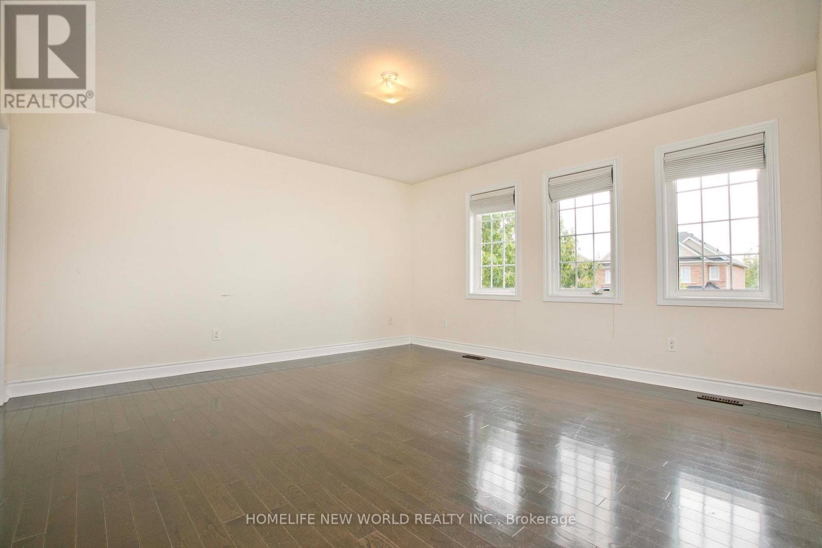 1015 Ralston Crescent, Newmarket, Ontario  L3X 3H8 - Photo 22 - N12558138