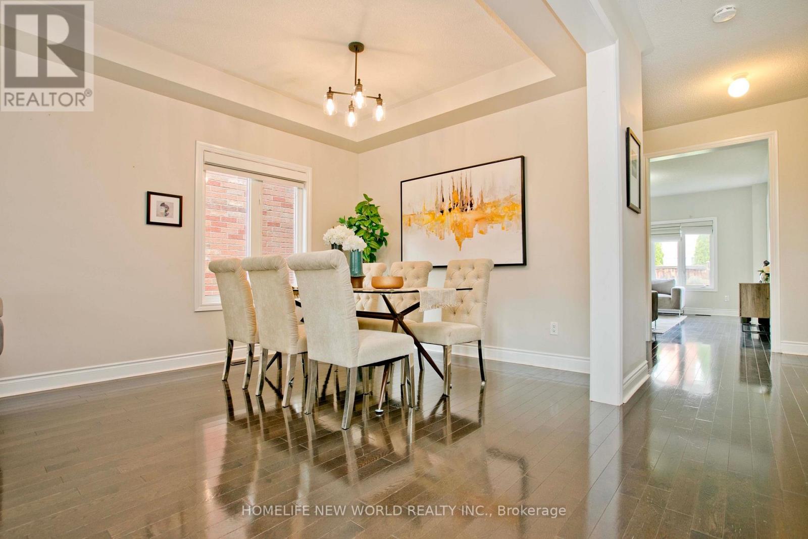 1015 Ralston Crescent, Newmarket, Ontario  L3X 3H8 - Photo 5 - N12558138