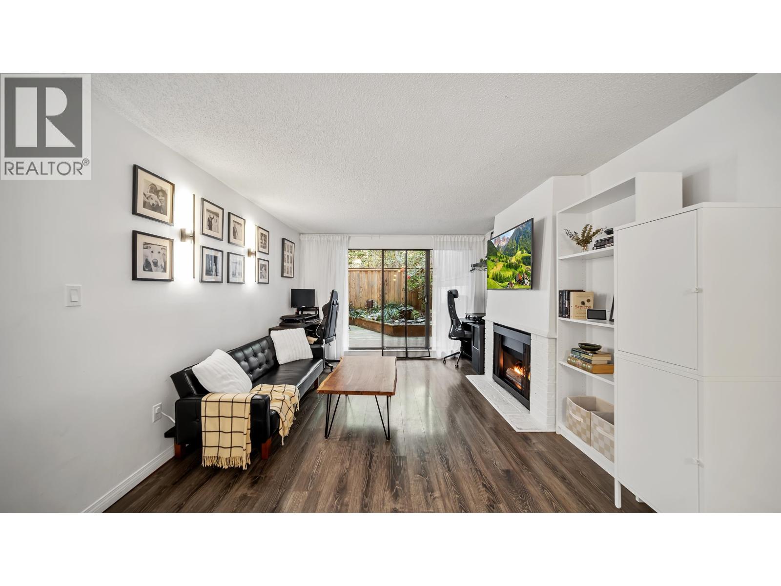 214 5340 Hastings Street, Burnaby, British Columbia  V5B 1R1 - Photo 1 - R3082400