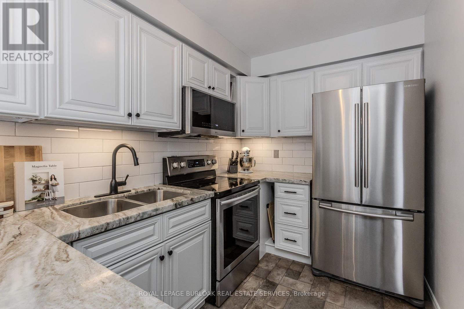 12 Thornlodge Drive, Hamilton, Ontario  L0R 2H3 - Photo 5 - X12717692