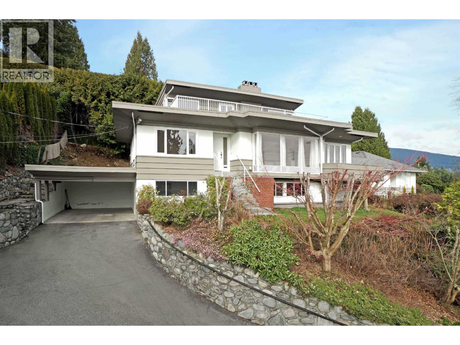 875 Esquimalt Avenue, West Vancouver, British Columbia  V7T 1J9 - Photo 3 - R3082369