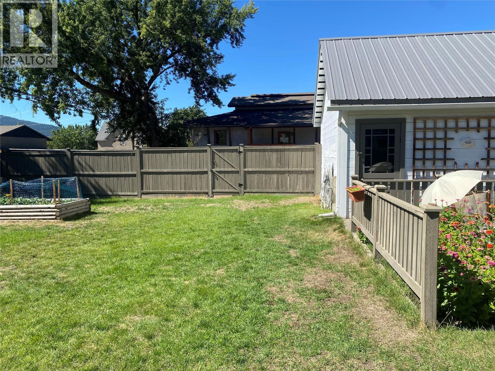 7251 6th Street, Grand Forks, British Columbia  V0H 1H0 - Photo 6 - 10373539