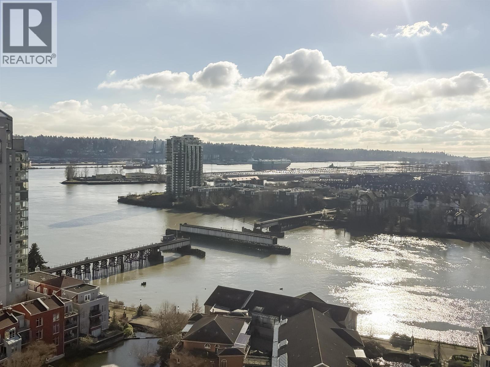 2004 1 Renaissance Square, New Westminster, British Columbia  V3M 0B6 - Photo 3 - R3081445