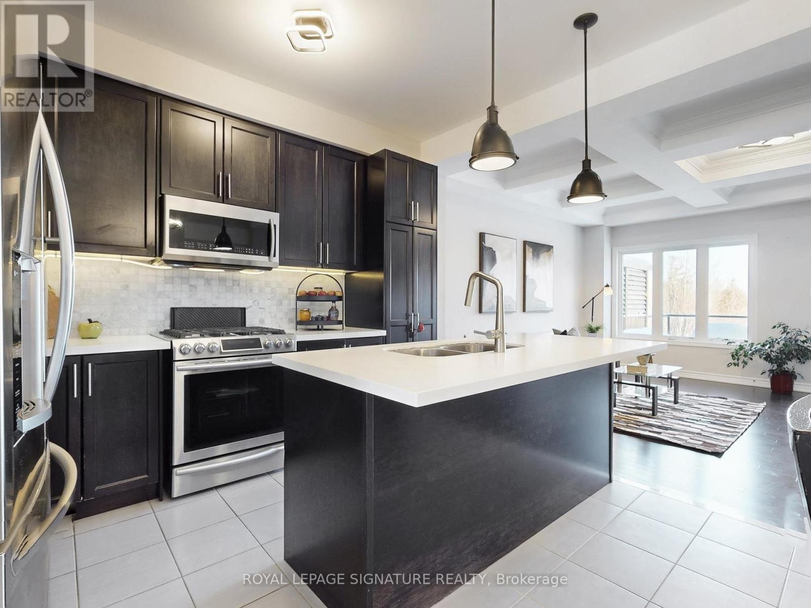 27 Michael Cummings Court, Uxbridge, Ontario  L9P 0E6 - Photo 8 - N12722290