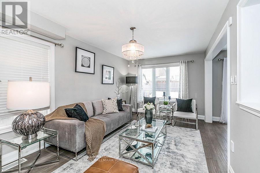 94 Weir Street, Bradford West Gwillimbury, Ontario  L3Z 0K5 - Photo 4 - N12722312