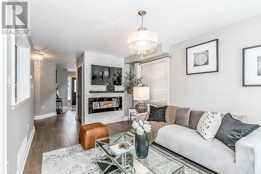 94 Weir Street, Bradford West Gwillimbury, Ontario  L3Z 0K5 - Photo 5 - N12722312