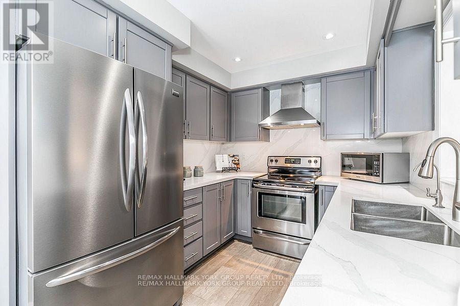 94 Weir Street, Bradford West Gwillimbury, Ontario  L3Z 0K5 - Photo 8 - N12722312