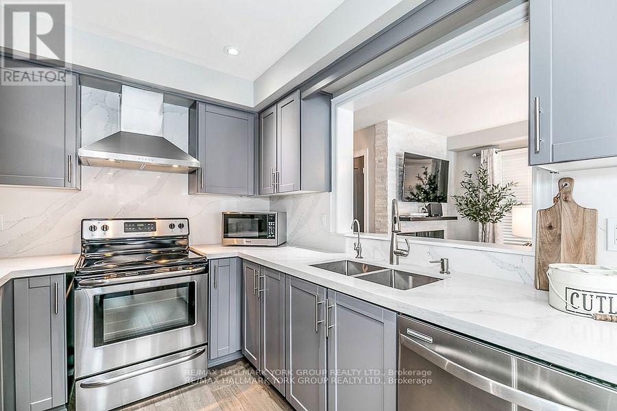 94 Weir Street, Bradford West Gwillimbury, Ontario  L3Z 0K5 - Photo 9 - N12722312