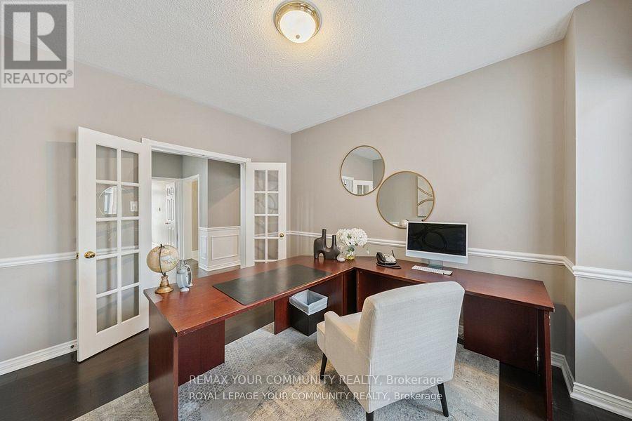 22 Theobalds Circle, Richmond Hill, Ontario  L4C 9C7 - Photo 10 - N12722316