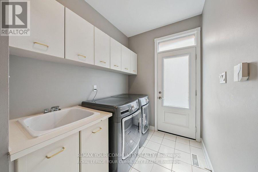 22 Theobalds Circle, Richmond Hill, Ontario  L4C 9C7 - Photo 18 - N12722316