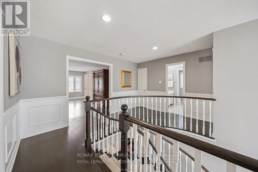 22 Theobalds Circle, Richmond Hill, Ontario  L4C 9C7 - Photo 19 - N12722316