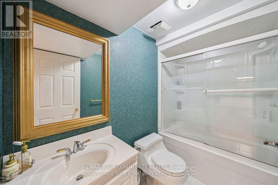 22 Theobalds Circle, Richmond Hill, Ontario  L4C 9C7 - Photo 33 - N12722316