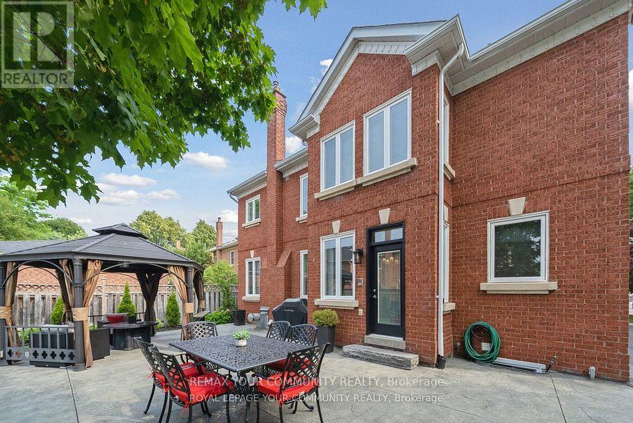 22 Theobalds Circle, Richmond Hill, Ontario  L4C 9C7 - Photo 39 - N12722316