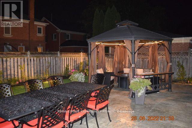 22 Theobalds Circle, Richmond Hill, Ontario  L4C 9C7 - Photo 40 - N12722316