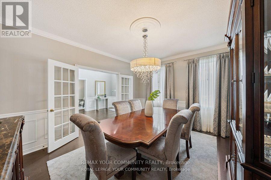 22 Theobalds Circle, Richmond Hill, Ontario  L4C 9C7 - Photo 8 - N12722316