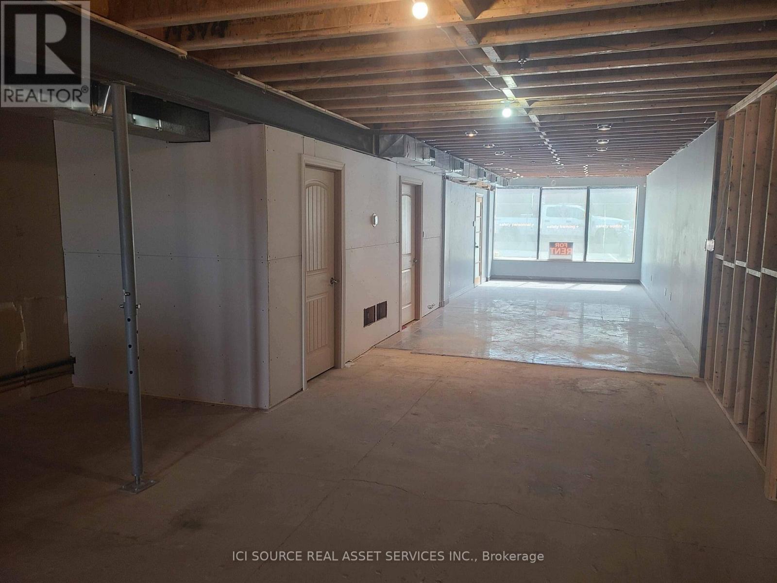 12 - 410 Chrislea Road, Vaughan, Ontario  L4L 8B5 - Photo 8 - N12722348