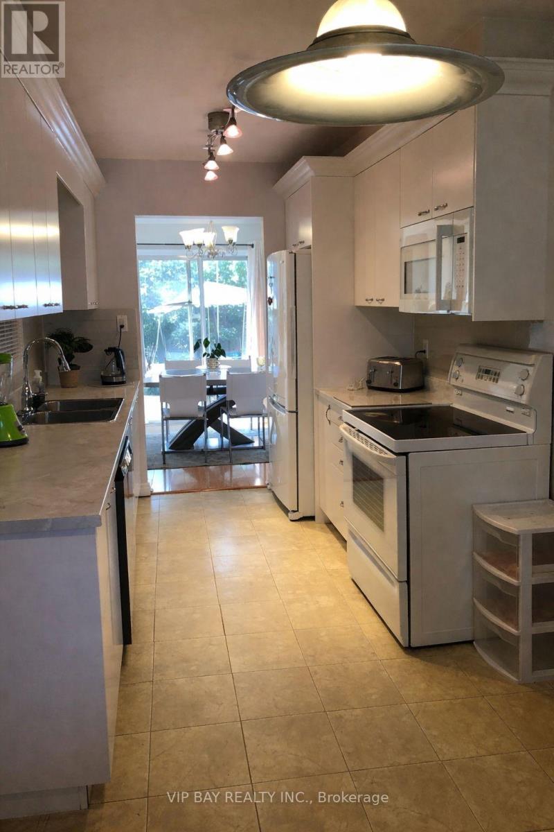 41 Draper Boulevard N, Vaughan, Ontario  L4J 5Y9 - Photo 3 - N12719628