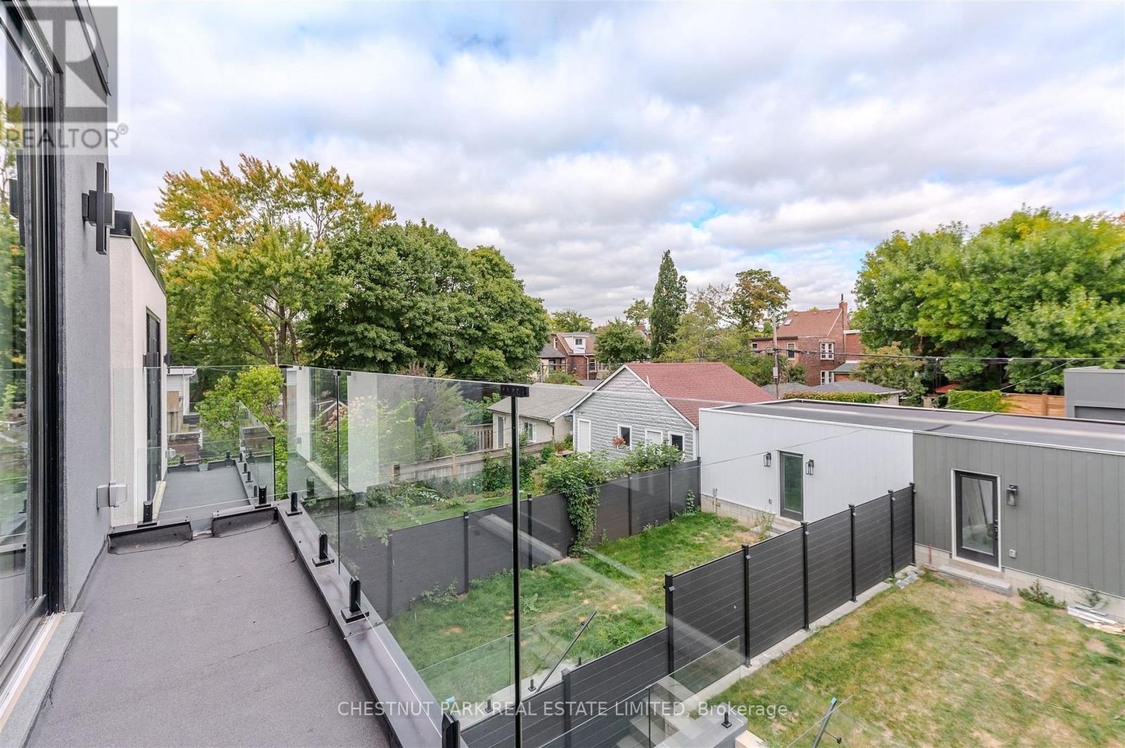 222a Pearson Avenue, Toronto, Ontario  M6R 1G7 - Photo 20 - W12722274