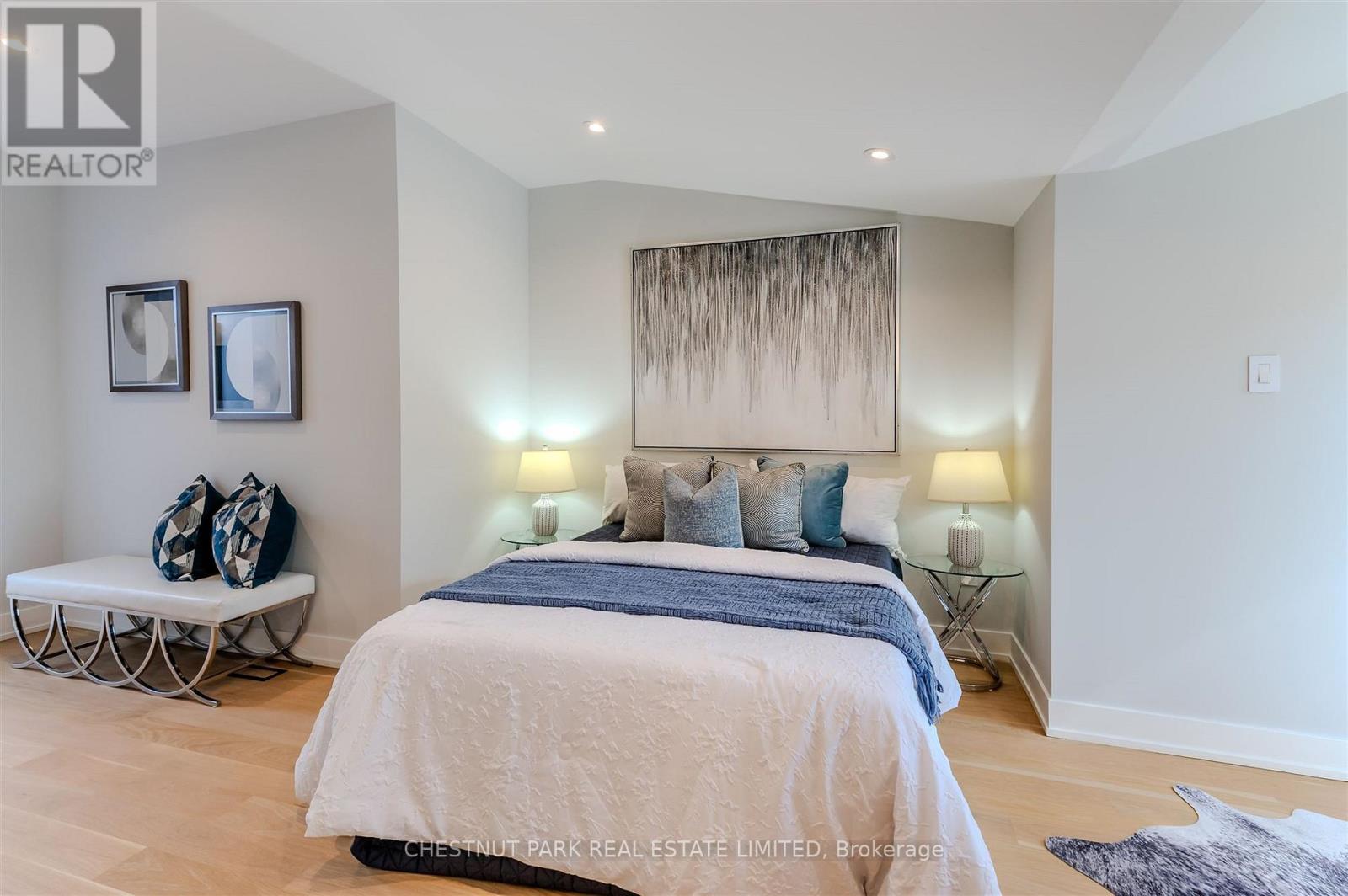 222a Pearson Avenue, Toronto, Ontario  M6R 1G7 - Photo 24 - W12722274