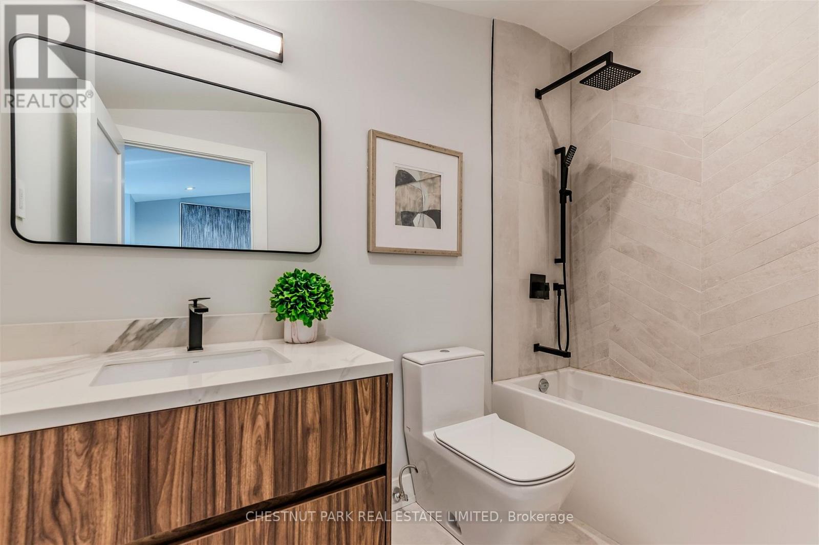 222a Pearson Avenue, Toronto, Ontario  M6R 1G7 - Photo 25 - W12722274